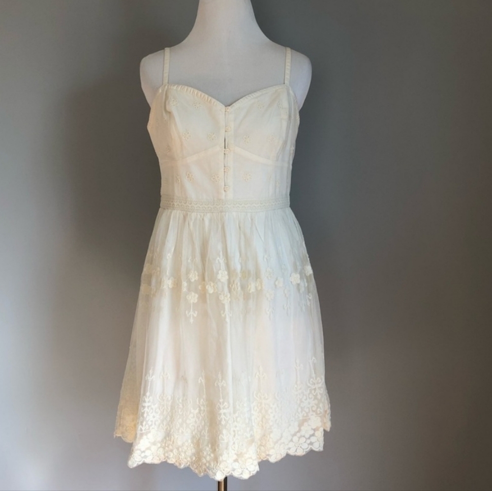American Eagle Outfitters Off-White Lace Dress (M)
